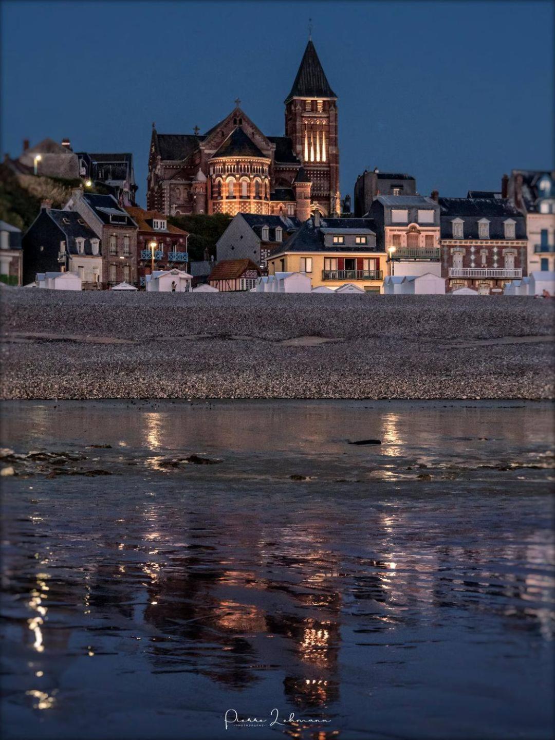 LA VERRIÈRE. Les Locations ISAHORA c'est aussi plusieurs appart' de Standing à 2 pas du Château d'Eu, des Falaises du Tréport, de MERS les Bains et aux portes de la BAIE DE SOMME Eu (Sena Marítimo) Exterior foto