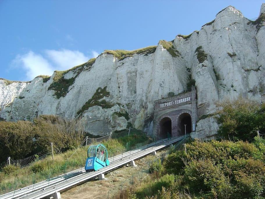LA VERRIÈRE. Les Locations ISAHORA c'est aussi plusieurs appart' de Standing à 2 pas du Château d'Eu, des Falaises du Tréport, de MERS les Bains et aux portes de la BAIE DE SOMME Eu (Sena Marítimo) Exterior foto